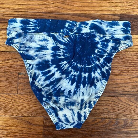 PillyQ Tie Dye Swim Bottom Medium - Picture 7 of 7